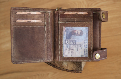 Бумажник KLONDIKE «Tim Eagle», натуральная кожа в светло-коричневом цвете, 11,5 х 12,5 х 3 см