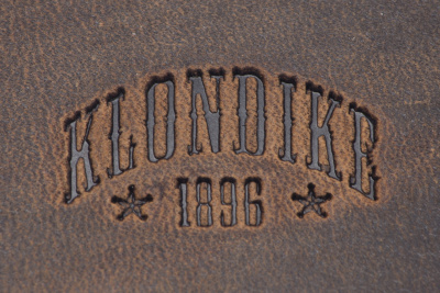 Ключница KLONDIKE Yukon, натуральная кожа в коричневом цвете, 11,5 х 2 х 7,5 см