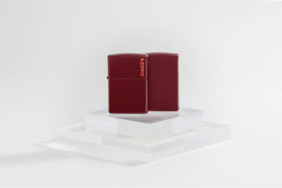 Зажигалка ZIPPO Logo с покрытием Merlot, латунь/сталь, бордовая, глянцевая, 38x13x57 мм