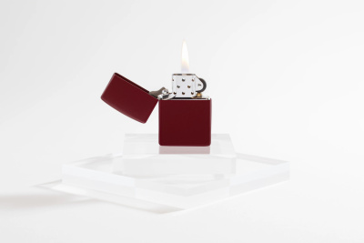 Зажигалка ZIPPO классическая с покрытием мерло | Classic Merlot, латунь/сталь, бордовая, глянцевая, 38x13x57 мм