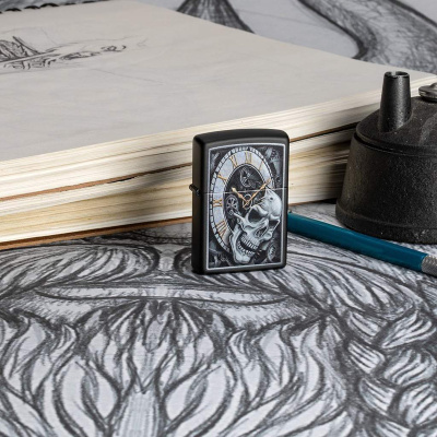 Зажигалка ZIPPO Часы и череп с черным матовым покрытием | Skull Clock Black Matte, латунь/сталь, чёрная, матовая, 38x13x57 мм