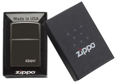 Зажигалка ZIPPO Classic с покрытием Ebony™, латунь/сталь, чёрная с логотипом, глянцевая, 38x13x57 мм