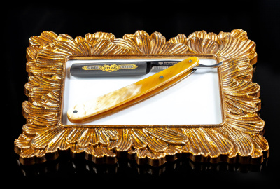 Бритва опасная Dovo, ручка - африканский коровий рог, 5/8", 1/1