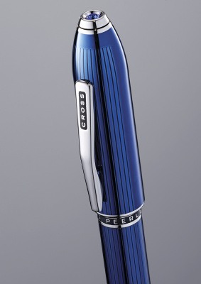 Шариковая ручка CROSS коллекция «НЕСРАВНЕННЫЙ | PEERLESS» Translucent Quartz Blue Engraved Lacquer