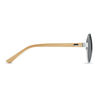 Очки солнцезащитные в чехле черный