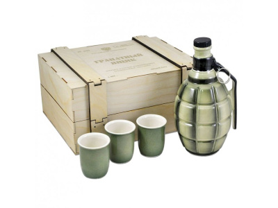 Набор День Победы: штоф Граната-лимонка 500 мл, 3 стопки