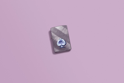 Зажигалка ZIPPO Gleaming Spade Design с покрытием Diagonal Weave, латунь/сталь, серебристая, матовая, 38x13x57 мм