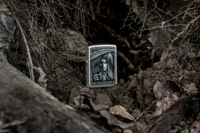Зажигалка ZIPPO Grim Beauty с покрытием Street Chrome, латунь/сталь, серебристая, матовая, 38x13x57 мм