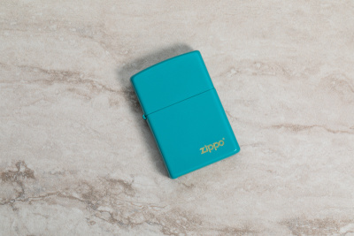Зажигалка ZIPPO Classic с покрытием Flat Turquoise, латунь/сталь, бирюзовая, глянцевая, 38x13x57 мм