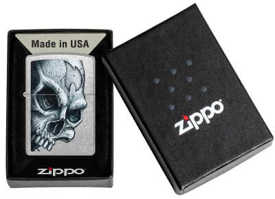 Зажигалка ZIPPO Skull and Flame с покрытием Street Chrome, латунь/сталь, серебристая, матовая, 38x13x57 мм