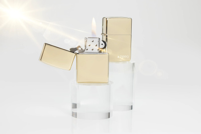 Зажигалка ZIPPO Logo с покрытием Champagne, латунь/сталь, золотистая, глянцевая, 38x13x57 мм