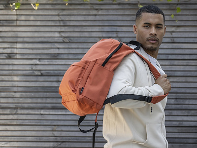 Байрон рюкзак для 14-дюймового ноутбука объемом 16 л, изготовленный из переработанных материалов по стандарту GRS, кирпичный