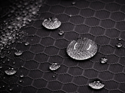 Сумка-слинг Nomad на одно плечо из водостойкого переработанного пластика, черный