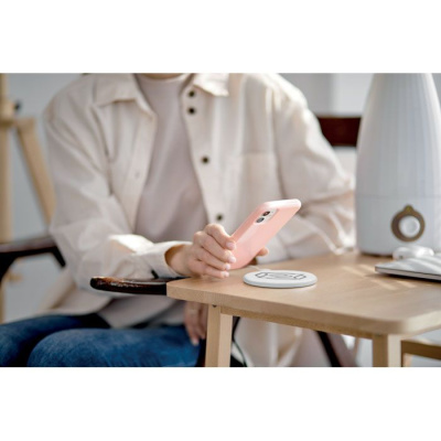 Зарядное устройство б/п белый